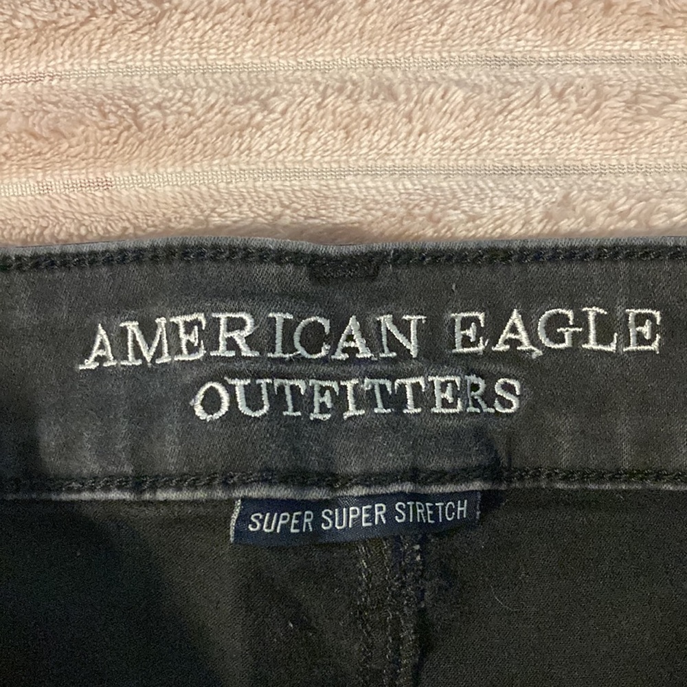 AEO Denim Shorts Super Super Stretch High Rise Shortie Size 2 in Black Wash - Picture 2 of 5
